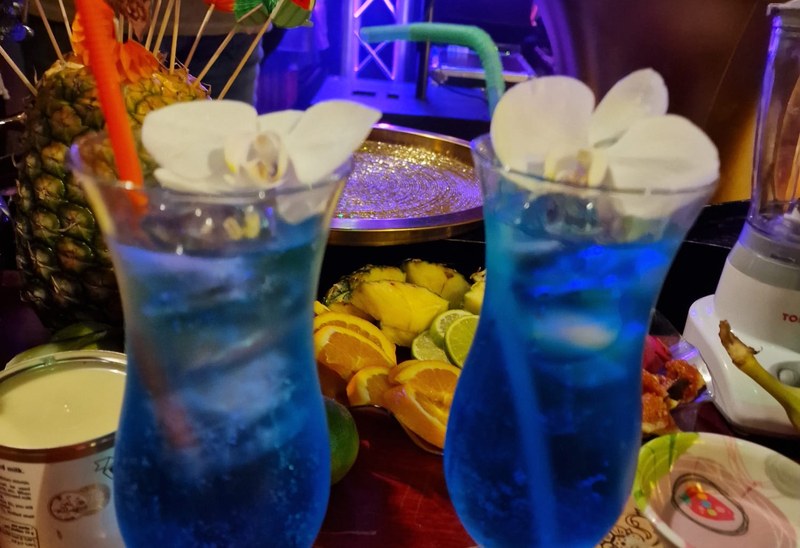 Aangeleverd sfeerbeeld met cocktails en dranken